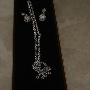 Elegant Silver Jewelry Set